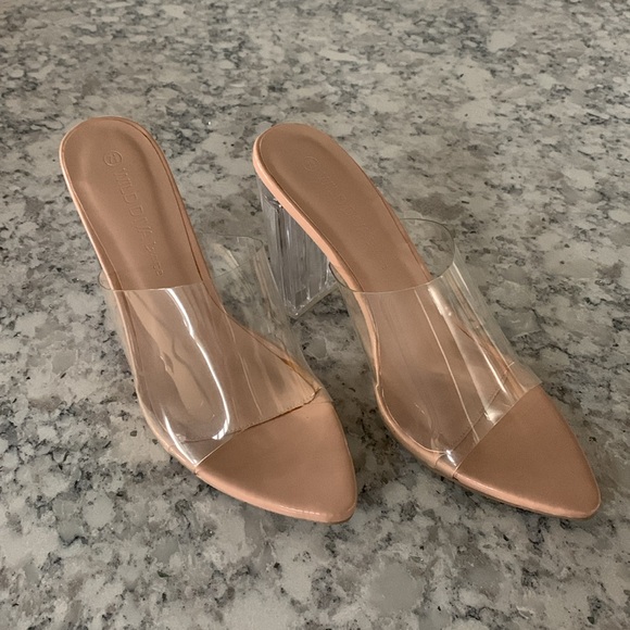 7 1/2 Wild Diva, Clear Heels, Nude, 4 inch. - Picture 2 of 5